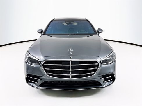 Used 2025 Mercedes-Benz S 580 4MATIC Sedan image 2