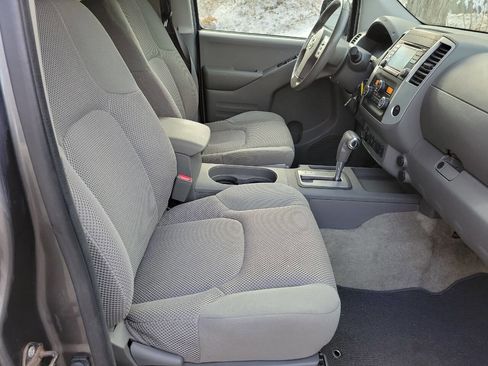 Used 2016 Nissan Frontier SV w/ SV Value Truck Package image 9