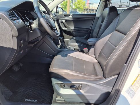 Used 2021 Volkswagen Tiguan SE AWD/4WD image 16