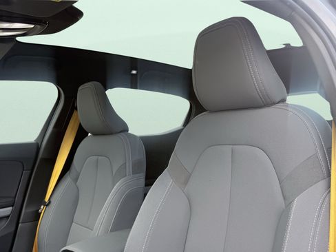 Used 2022 Polestar Polestar 2 w/ Performance Package AWD/4WD image 3