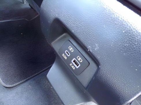 Used 2024 Subaru Crosstrek 2.0i Premium image 16