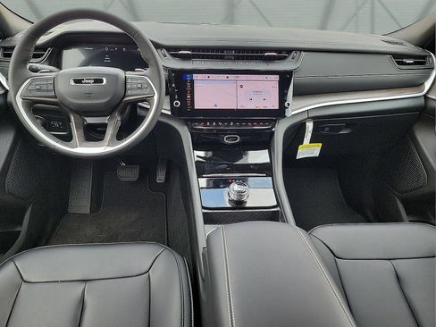 New 2026 Jeep Grand Cherokee Limited RWD image 9