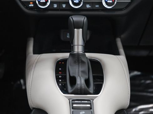 Used 2027 Honda HR-V EX-L image 18
