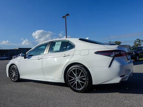 Used 2023 Toyota Camry SE image 9