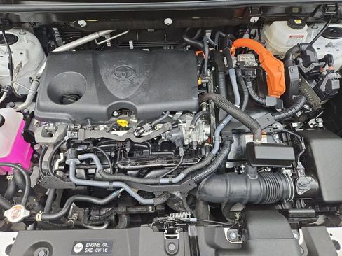 Certified 2025 Toyota RAV4 LE AWD/4WD image 31