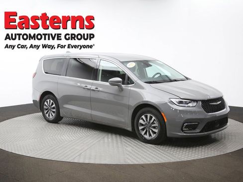Used 2022 Chrysler Pacifica Touring-L FWD image 49