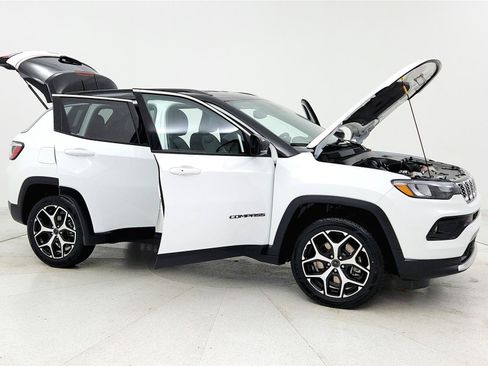 Used 2025 Jeep Compass Limited AWD/4WD image 34
