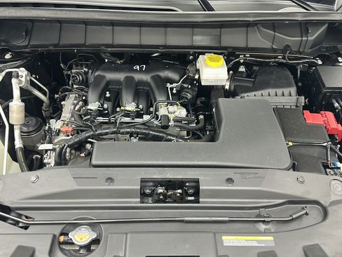 Used 2024 Nissan Pathfinder SV AWD/4WD image 24