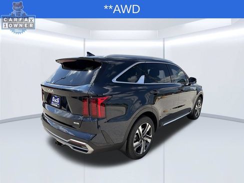 Used 2023 Kia Sorento EX AWD/4WD image 3