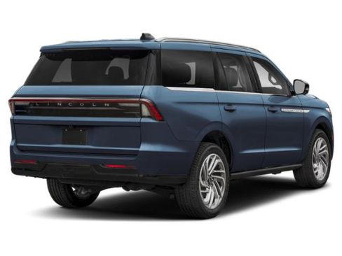 New 2026 Lincoln Navigator Reserve w/ Jet Appearance Package image 3