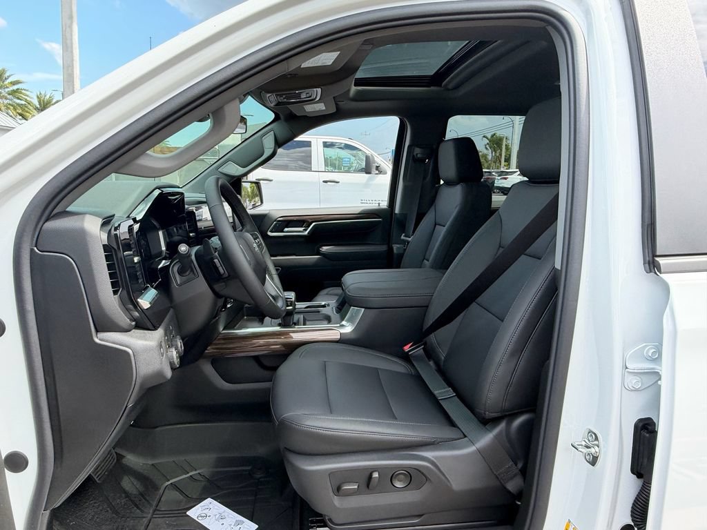 New 2026 Chevrolet Silverado 1500 RST w/ Redline Edition AWD/4WD image 7