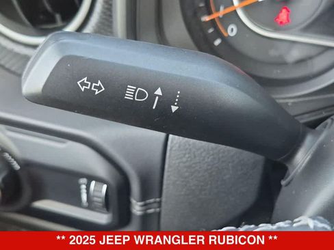 Used 2025 Jeep Wrangler Unlimited Rubicon AWD/4WD image 25