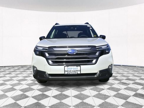 Used 2025 Subaru Forester Limited image 15