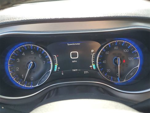 Used 2022 Chrysler Pacifica Limited w/ S Appearance Package image 23