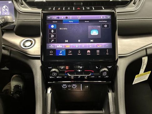 New 2025 Jeep Grand Cherokee Limited w/ Trailer Tow Package image 8