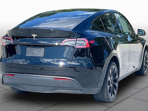 Used 2024 Tesla Model Y Long Range AWD/4WD image 11