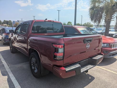 Used 2025 Nissan Frontier SV w/ SV Convenience Package RWD image 4