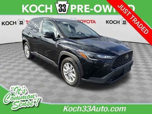 Used 2023 Toyota Corolla Cross LE image 1
