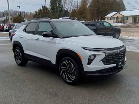 Certified 2025 Chevrolet TrailBlazer RS w/ Convenience Package image 2