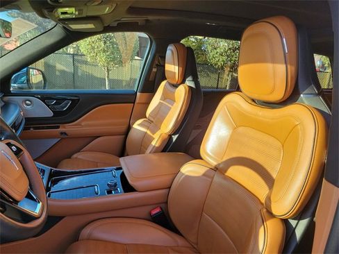 Certified 2022 Lincoln Aviator Black Label w/ Dynamic Handling Package image 10