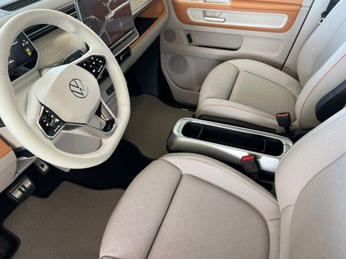 New 2025 Volkswagen ID. Buzz 1st Edition RWD image 10