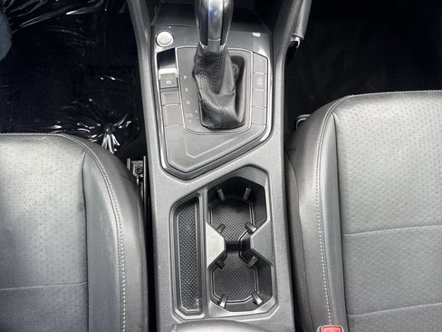 Used 2019 Volkswagen Tiguan SE w/ Panoramic Sunroof Package FWD image 23