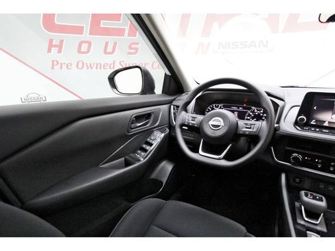 Certified 2024 Nissan Rogue S image 6