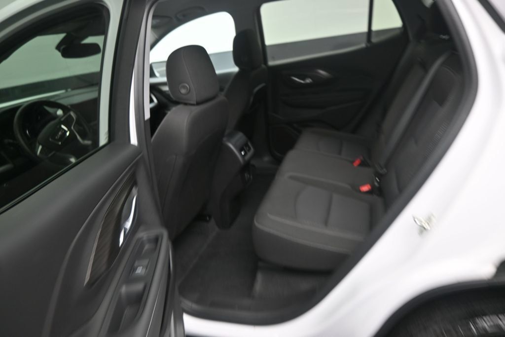 Used 2024 GMC Terrain SLE w/ Driver Convenience Package FWD image 14