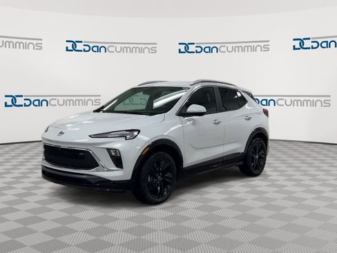 Used 2024 Buick Encore GX Sport Touring w/ Comfort Package image 4