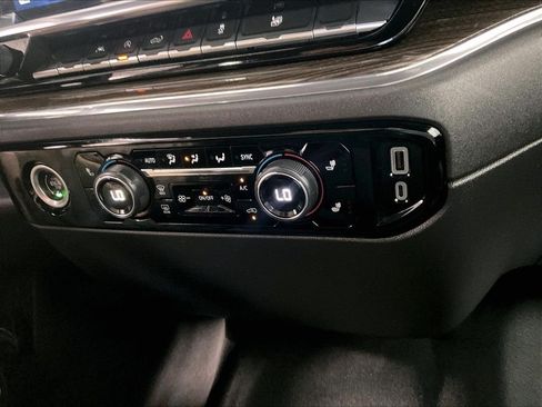 Used 2023 Chevrolet Silverado 1500 LT AWD/4WD image 26