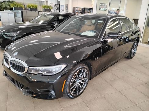 Used 2022 BMW 330e xDrive w/ Driving Assistance Package AWD/4WD image 2