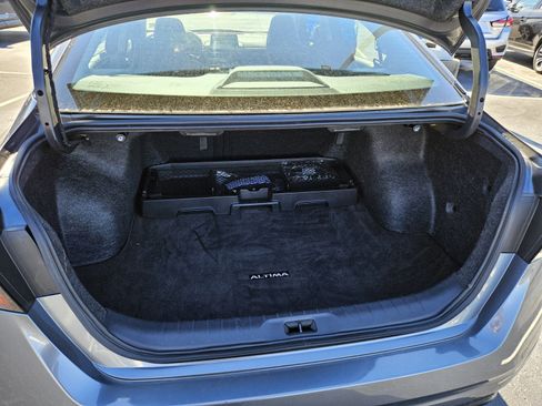 Used 2025 Nissan Altima 2.5 SR image 18