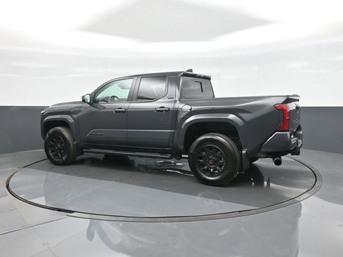 Certified 2025 Toyota Tacoma SR5 w/ SR5 Upgrade Package AWD/4WD image 7