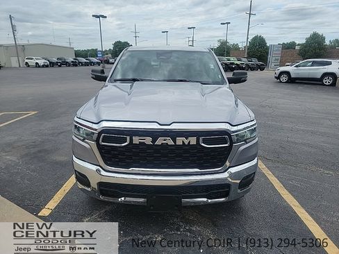 Used 2025 RAM 1500 Big Horn AWD/4WD image 9
