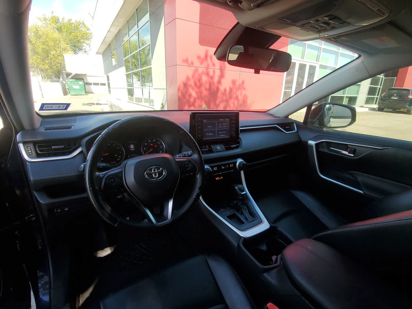 Used 2019 Toyota RAV4 XLE Premium FWD image 13