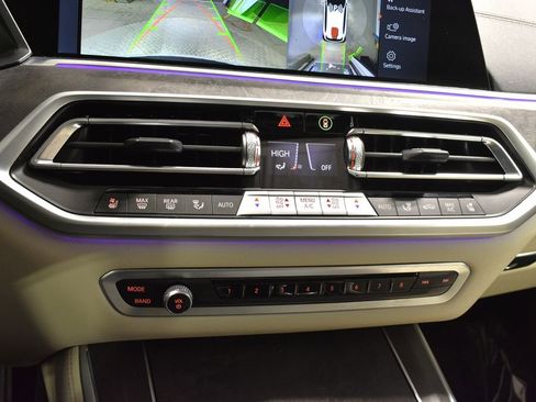 Used 2022 BMW X5 xDrive40i w/ Luxury Seating Package image 24