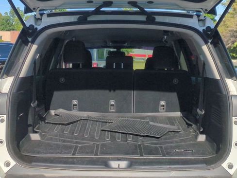 Used 2022 Nissan Pathfinder SV AWD/4WD image 32
