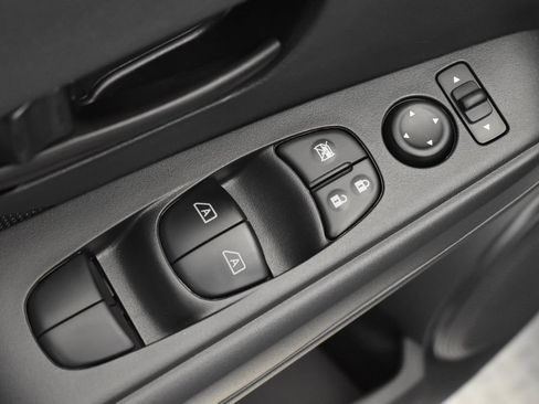 Certified 2025 Nissan Kicks Play S FWD image 10