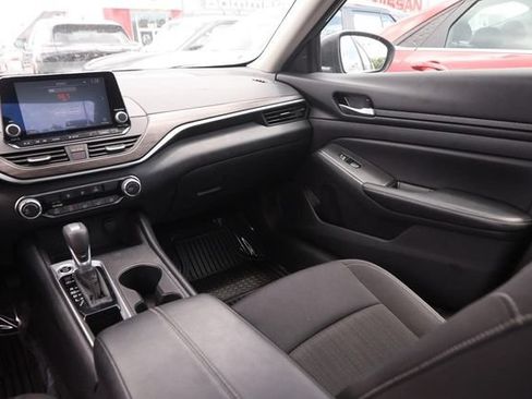 Certified 2025 Nissan Altima 2.5 SV FWD image 27