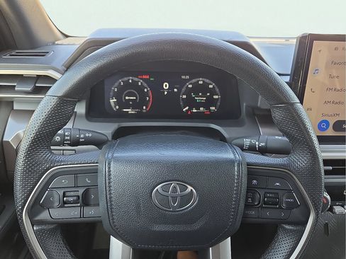 Used 2025 Toyota Tacoma TRD Off-Road AWD/4WD image 24