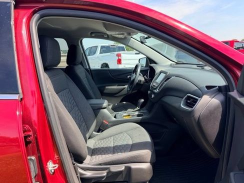 Certified 2018 Chevrolet Equinox LT FWD image 11