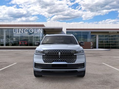 Used 2025 Lincoln Navigator L Reserve AWD/4WD image 6