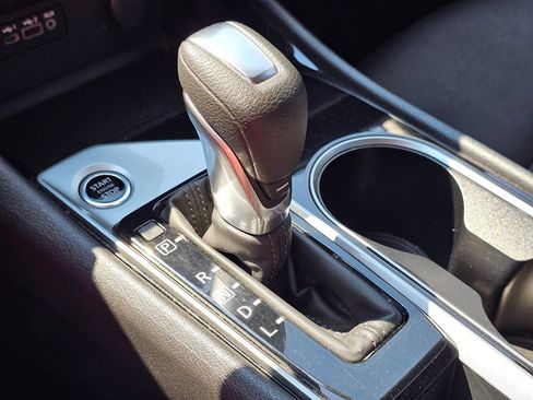Used 2024 Nissan Altima 2.5 SV FWD image 29