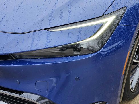 Used 2024 Toyota Prius XLE image 7