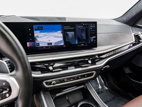 Used 2023 BMW X7 M60i AWD/4WD image 24
