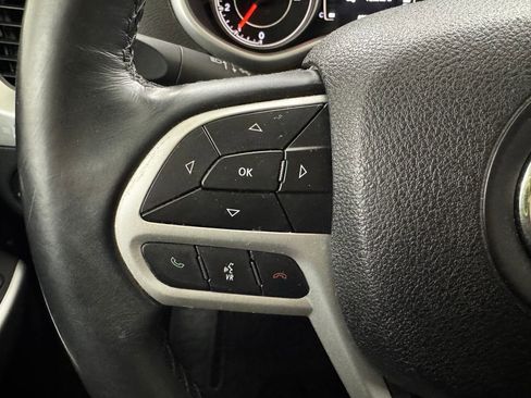 Used 2018 Jeep Cherokee Latitude Plus image 22