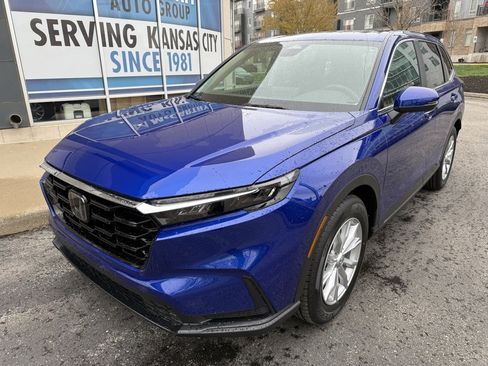 Certified 2025 Honda CR-V EX image 10