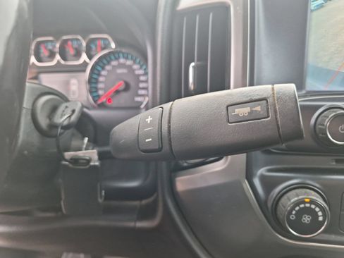 Used 2018 Chevrolet Silverado 1500 LT AWD/4WD image 15