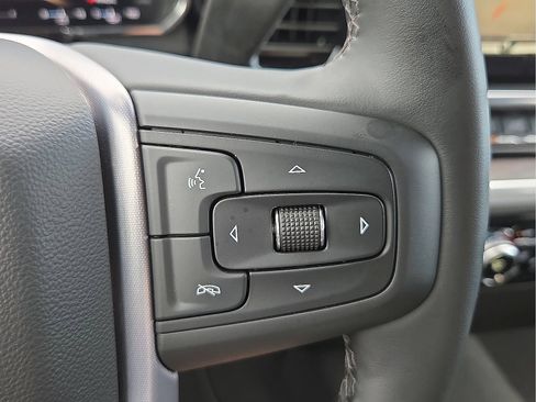 Used 2026 GMC Sierra 1500 SLT AWD/4WD image 18