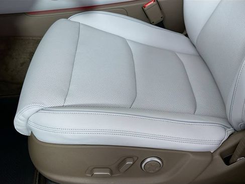 Certified 2026 Genesis GV70 2.5T Advanced AWD/4WD image 21